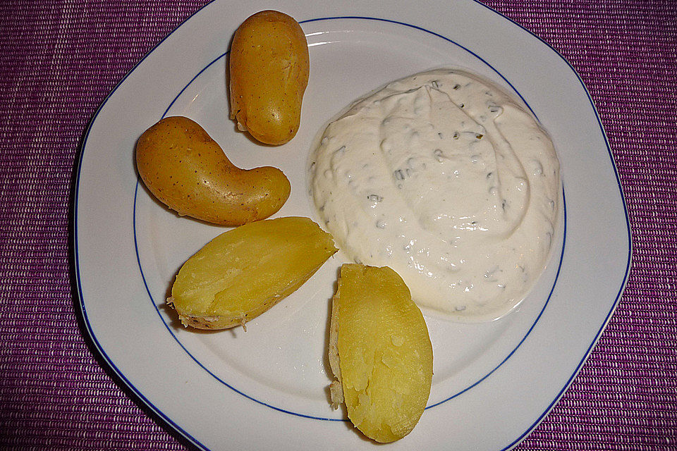 Kräuterquark mit Pellkartoffeln