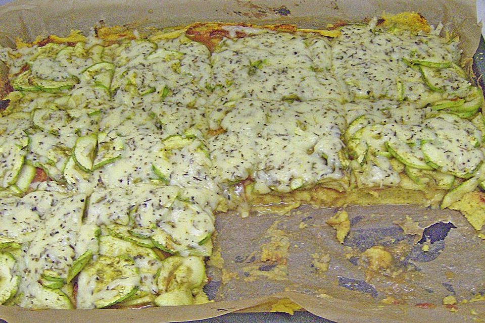 Maispizza mit Zucchini