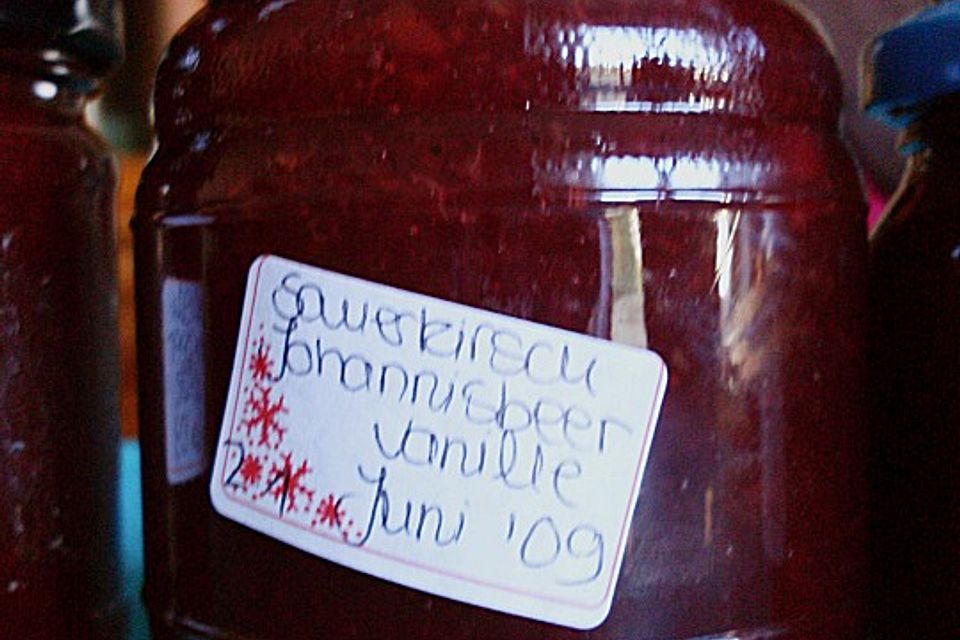 Sauerkirsch - Johannisbeer - Marmelade mit Rum