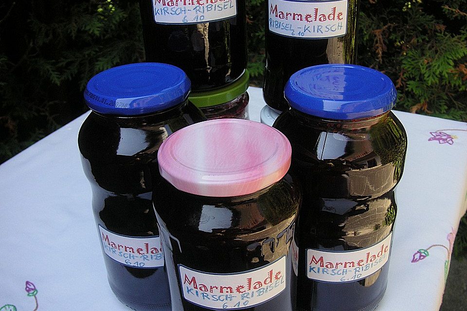 Sauerkirsch - Johannisbeer - Marmelade mit Rum