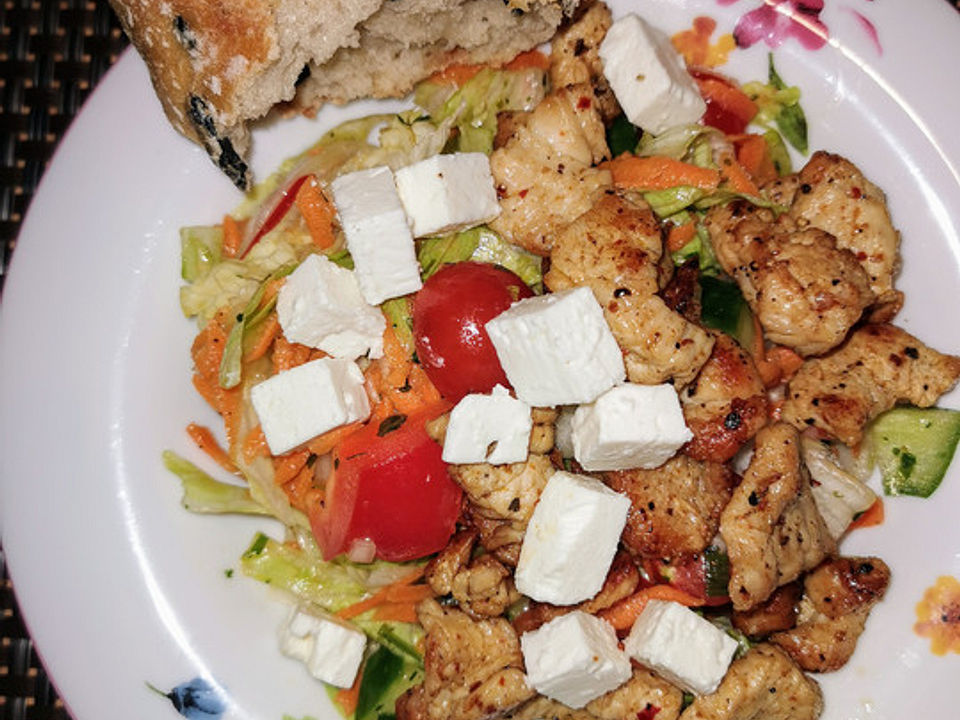 Bunter Salat mit scharfen Putenstreifen von LostAngel1985| Chefkoch