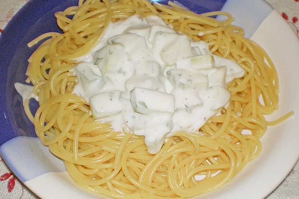 Spaghetti mit Joghurtsauce Spaghetti mit Joghurtsauce