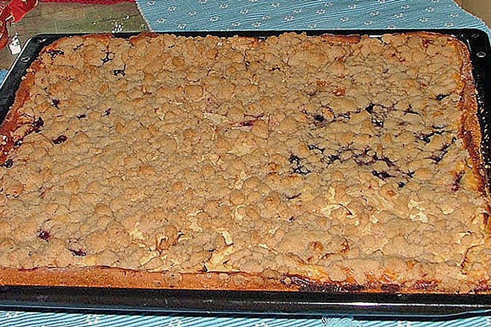 Apfelkuchen mit Streuseln