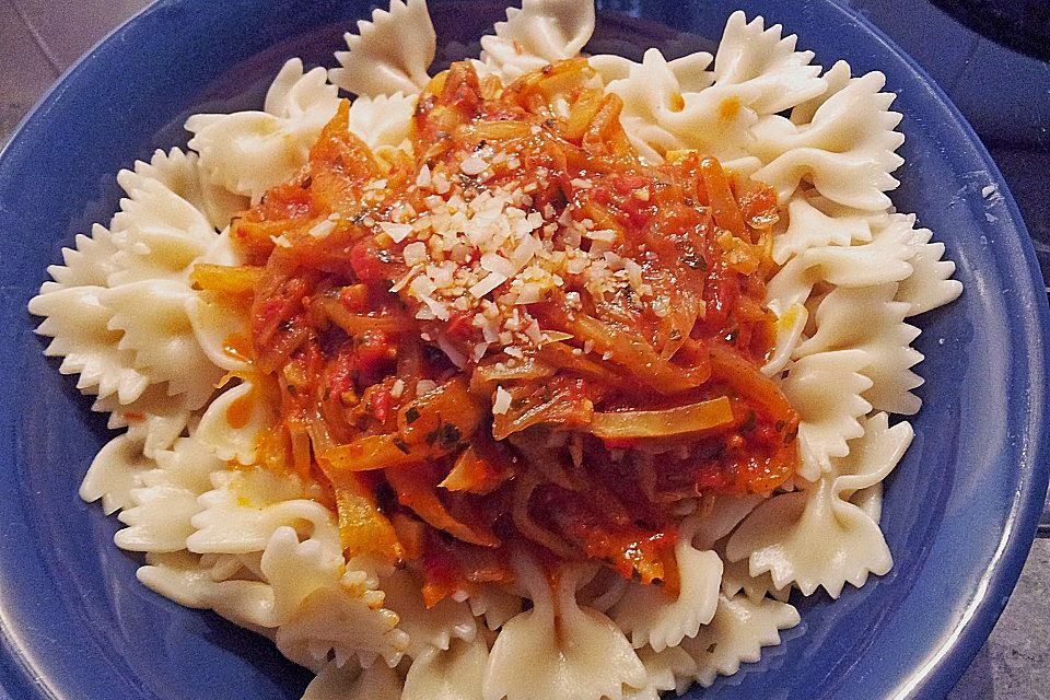 Farfalle mit Fenchel - Paprika - Sauce