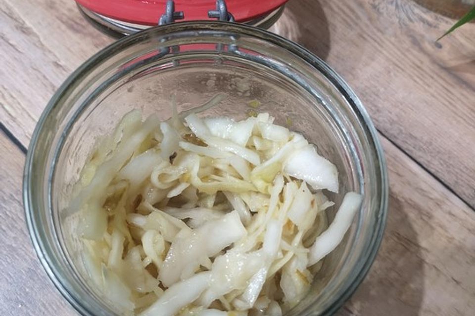 Sauerkraut selbst in Gläsern einmachen