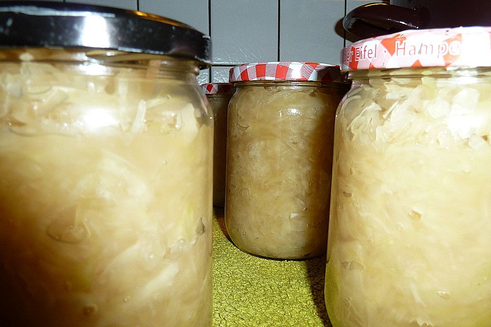 Sauerkraut selbst in Gläsern einmachen