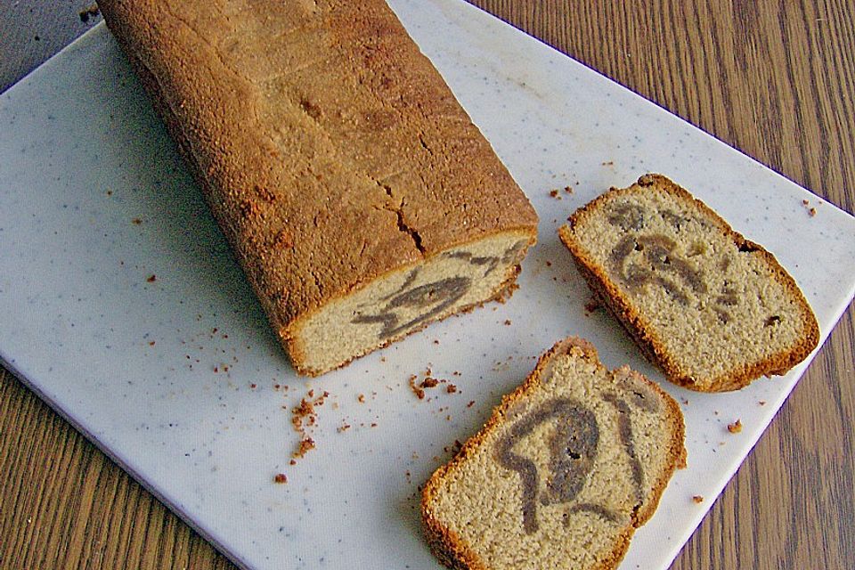 Reiskuchen mit Erdnussfüllung