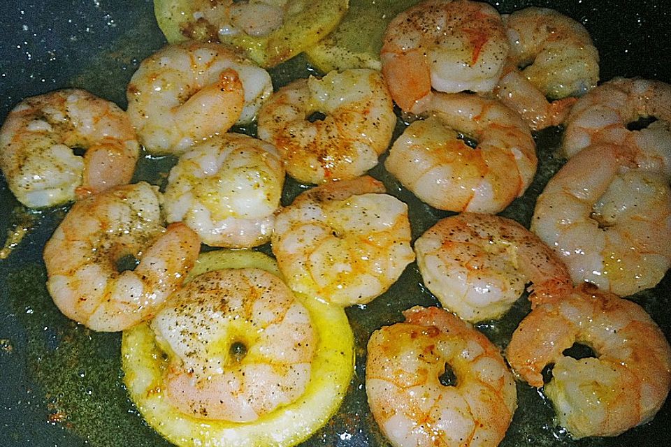 Gebratene Scampi mit Salat