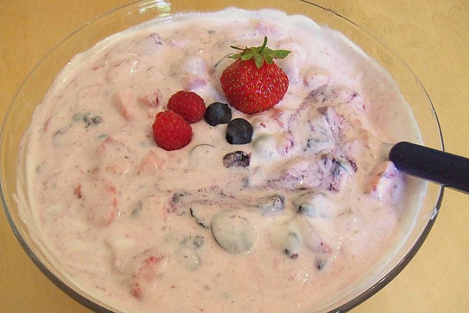 Sommerlicher Früchtejoghurt