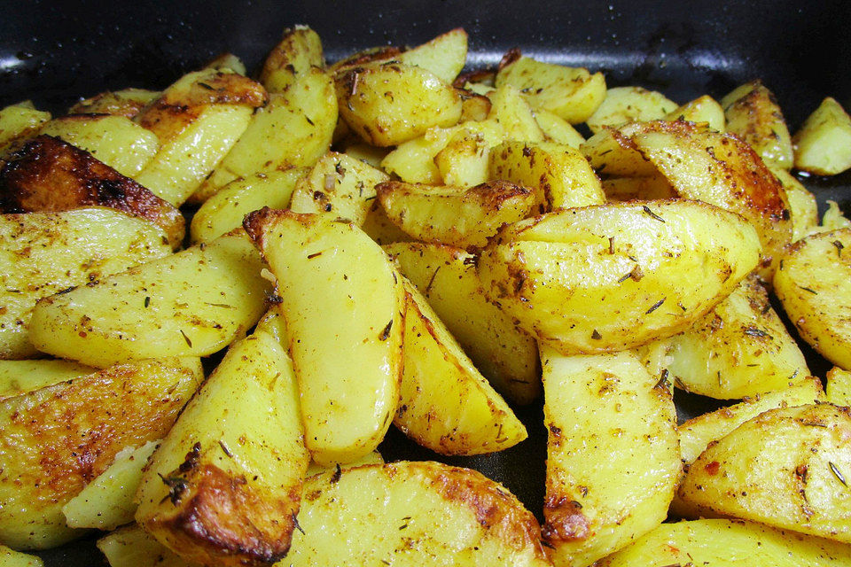 Gebackene Kartoffelspalten griechische Art