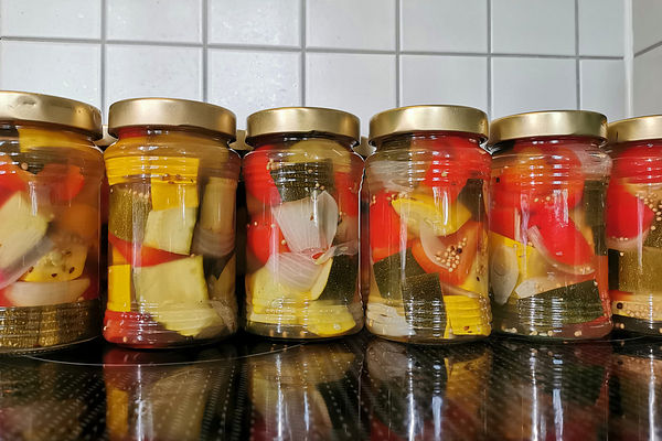 Süß - sauer eingelegte Zucchini von guggi1 | Chefkoch