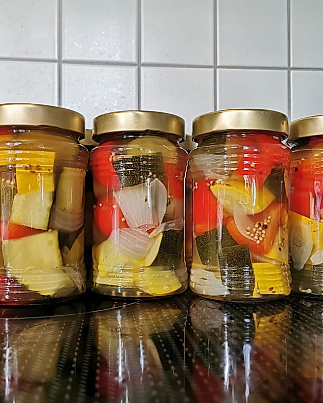 Süß - sauer eingelegte Zucchini