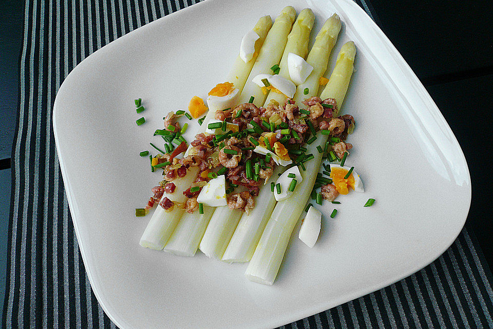 Spargel mit Schinken und Krabben