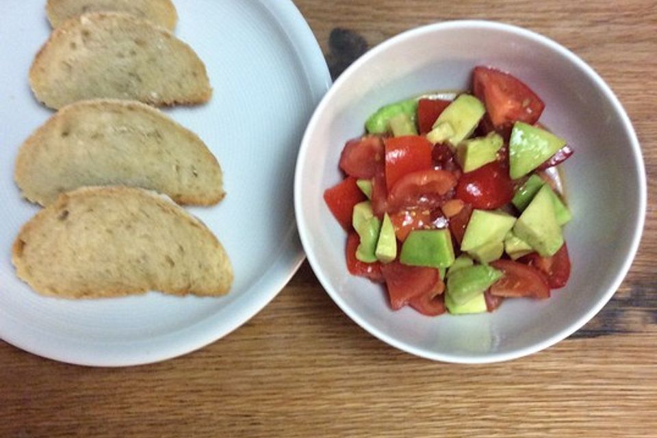 Avocado - Tomaten Salat