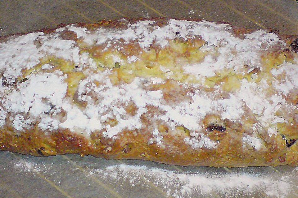 Exotischer Quarkstollen