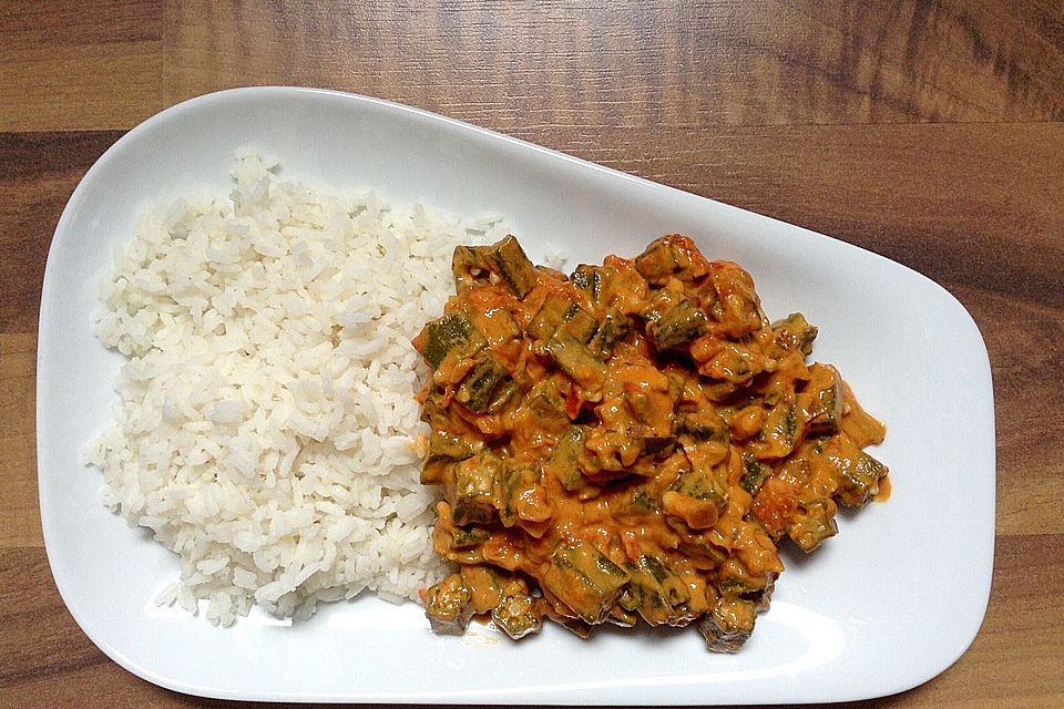 Okra mit Tomaten - Kokos - Curry - Sauce