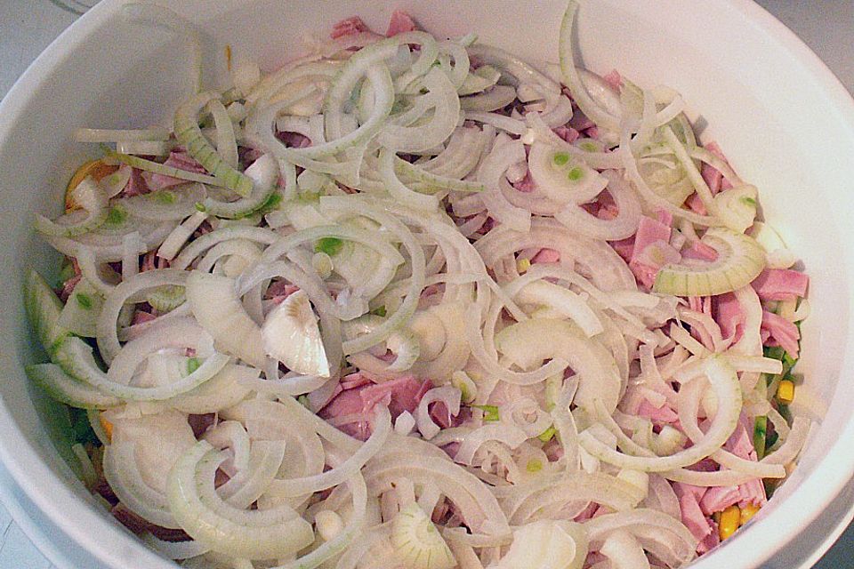 Rosinenkinds Schichtsalat mit Thunfischdressing