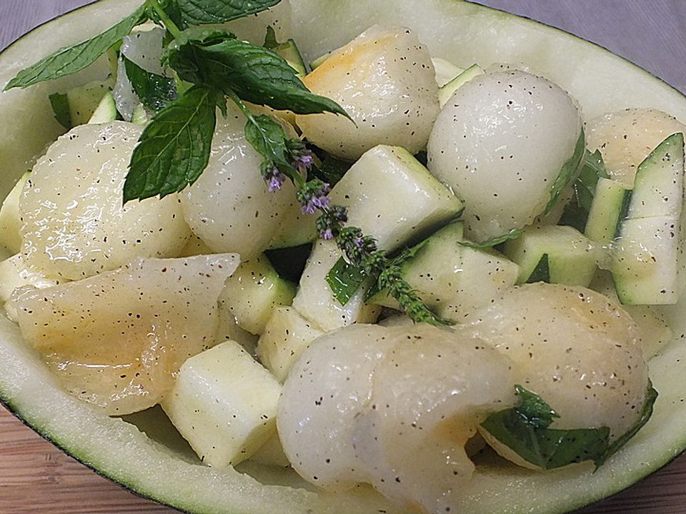 Zucchini - Melonensalat mit frischer Minze von Nitsirk| Chefkoch