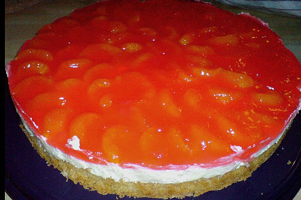 Rot - weißer Sauerrahmkuchen mit Mandarinen