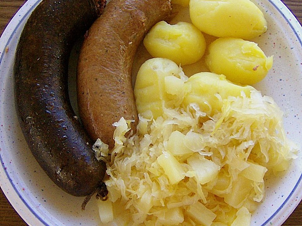 Blut - und Leberwurst mit Sauerkraut und Pellkartoffeln von Hans60 ...