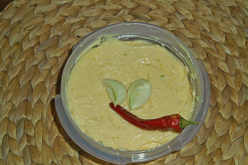 Knoblauchbutter mit Chili