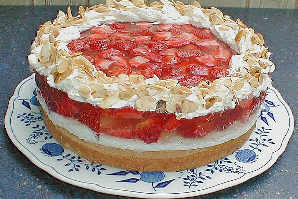 Beeren - Quark - Torte mit Sektgelee