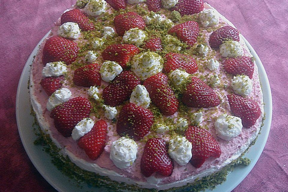 Erdbeer - Pistazien - Torte