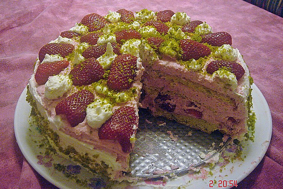 Erdbeer - Pistazien - Torte