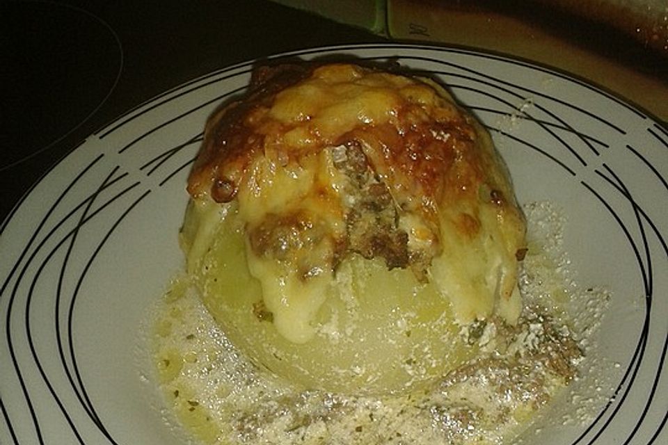 Gefüllte Kohlrabi in Sauerrahmsoße