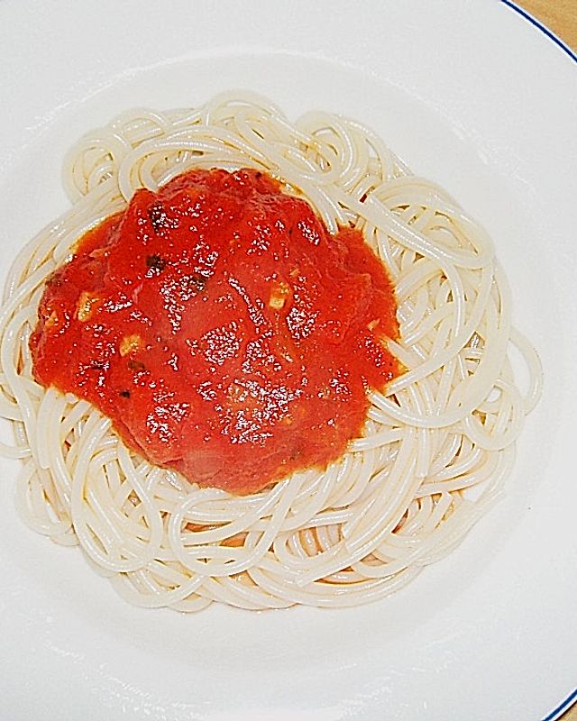 Spaghetti mit italienischer Tomatensauce