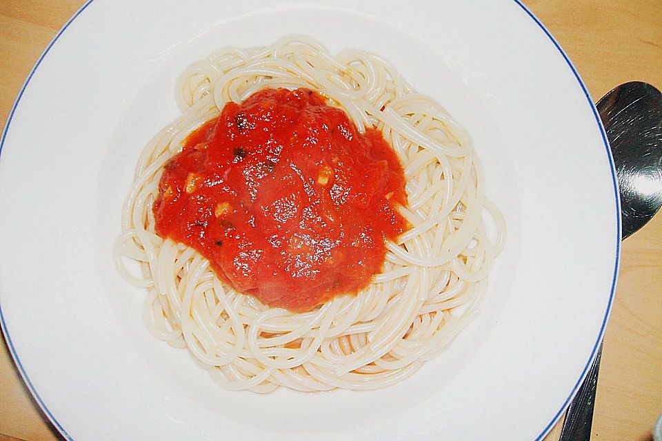 Spaghetti mit italienischer Tomatensauce