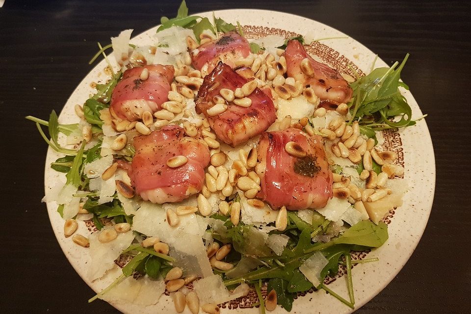 Rucola-Salat mit Pinienkernen und Parmesan