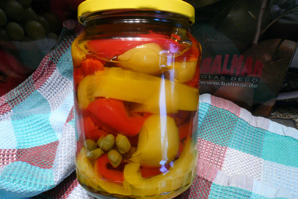 Eingelegte Paprika mit Kapern Eingelegte Paprika mit Kapern