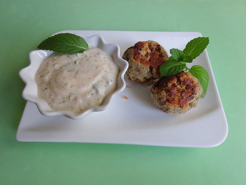 Exotic - Chicken - Bällchen mit Mango - Joghurt - Dip von ronomu| Chefkoch