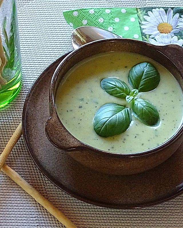 Zucchinisuppe - grüne Hexensuppe