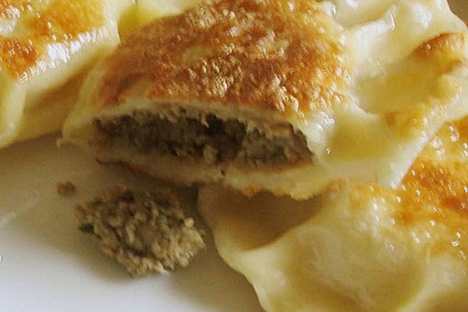 Piroggi mit Hackfleisch und Pilzen