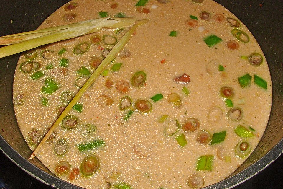 Asiatische Hühner - Nudelsuppe