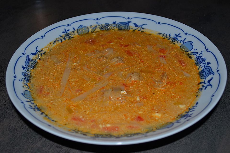 Asiatische Hühner - Nudelsuppe