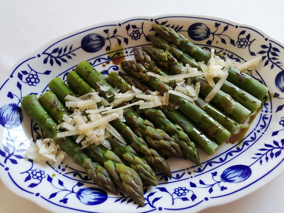 Grüner Spargel Mit Kürbiskernöl Von Petra Regina| Chefkoch