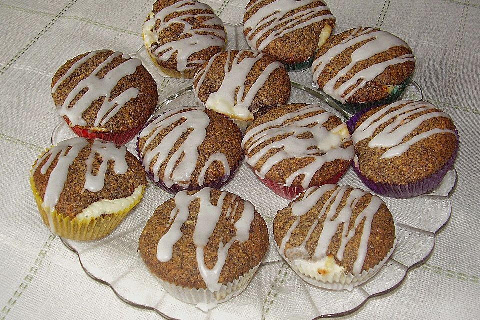 Mohn - Nuss - Muffins mit Topfen