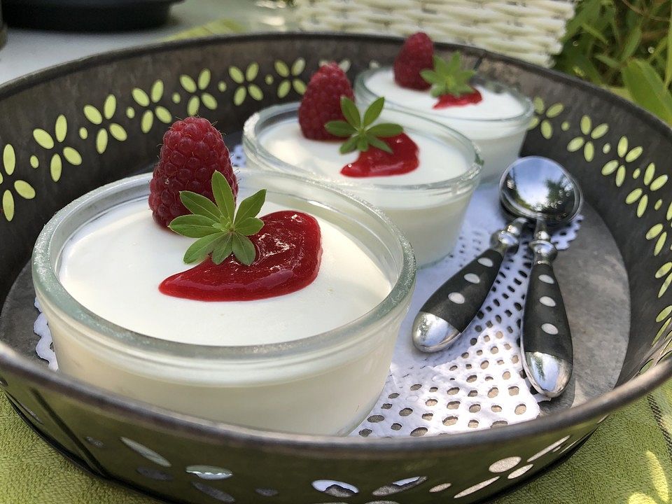 Limetten - Joghurt - Mousse mit Himbeeren von fantasy| Chefkoch