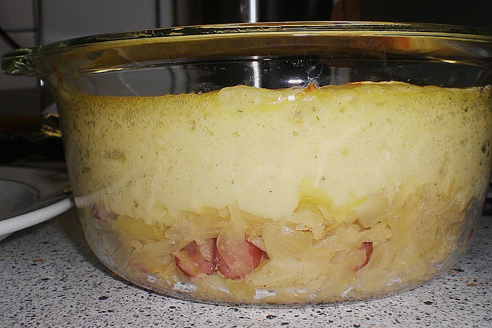 Sauerkrautauflauf mit Kartoffelhaube