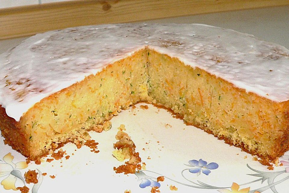 Möhren - Zucchini - Torte