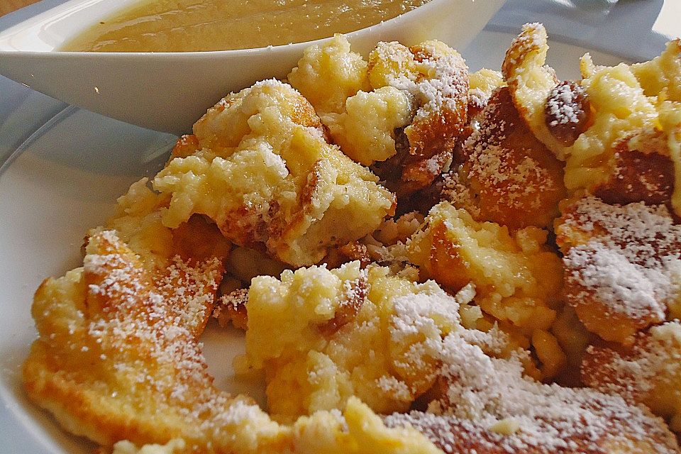 Kaiserschmarrn mit Mandelsplittern