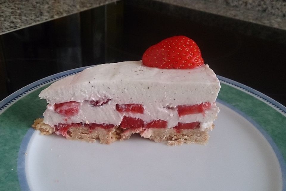 Philadelphiatorte mit Erdbeeren