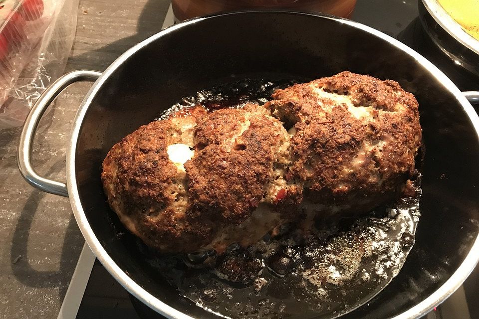 Falscher Hase mit glacierten Möhren und Spätzle