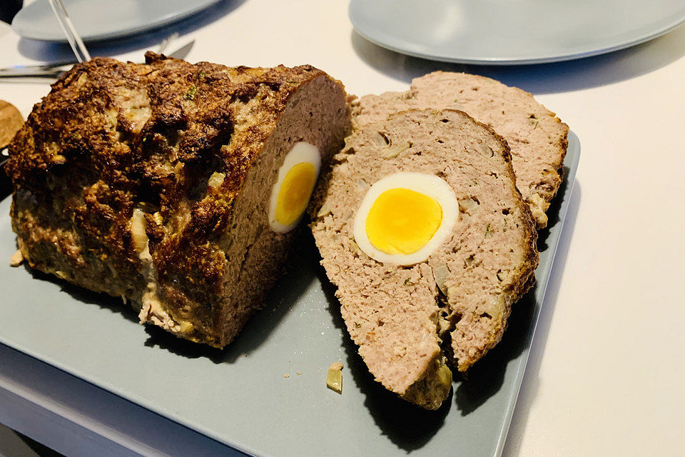 Falscher Hase mit glacierten Möhren und Spätzle