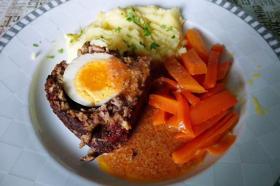 Falscher Hase mit glacierten Möhren und Spätzle