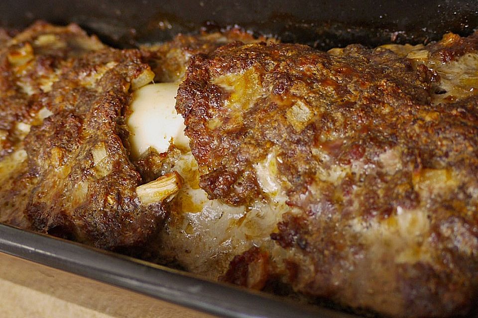 Falscher Hase mit glacierten Möhren und Spätzle