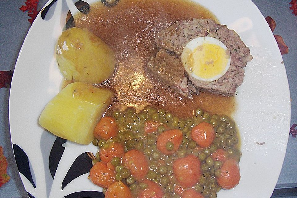 Falscher Hase mit glacierten Möhren und Spätzle
